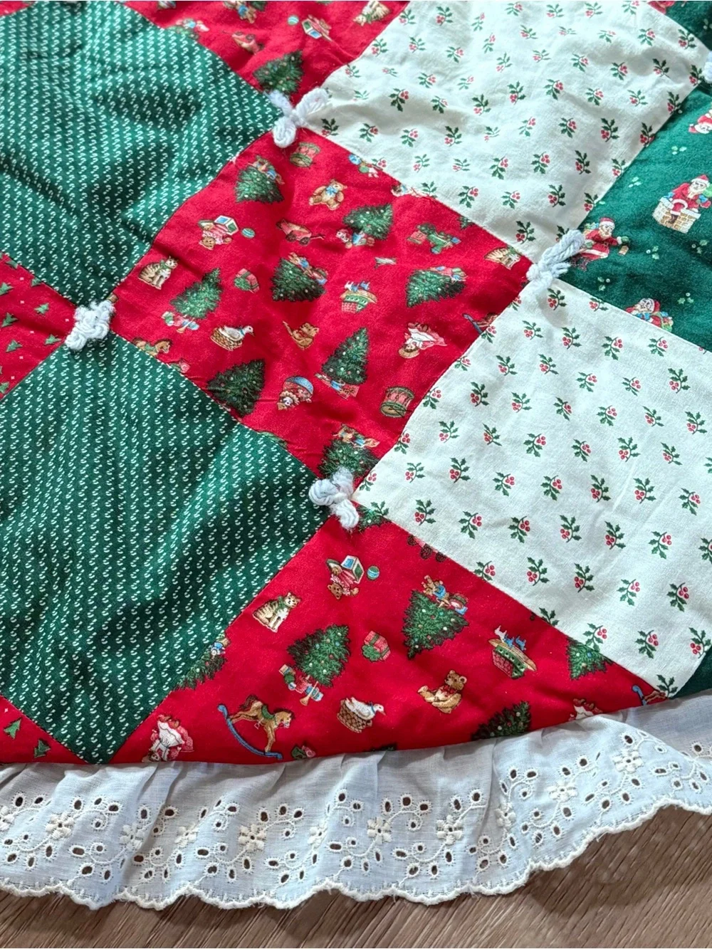VTG Handmade Quilted Patchwork LARGE Christmas Tree Skirt Lace Geese Goose Santa